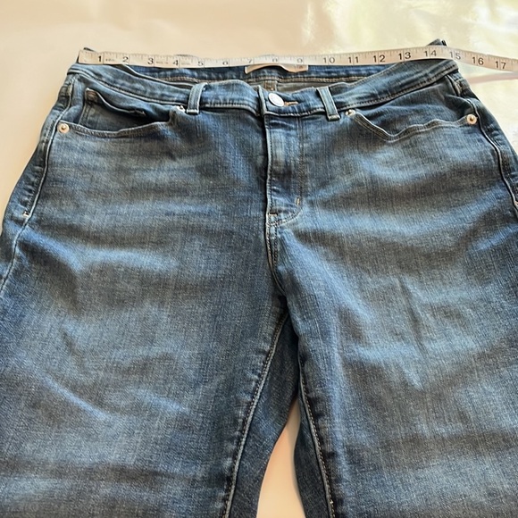 Levi’s Classic Capri Mid Rise Size 8 - Picture 4 of 16